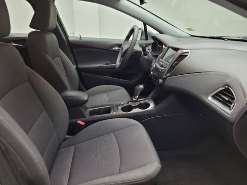 Used 2019 Chevrolet Cruze LT w/ Sun And Sound Package FWD image 21