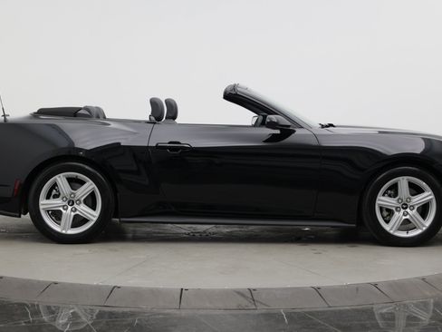 Used 2026 Ford Mustang Premium RWD image 8