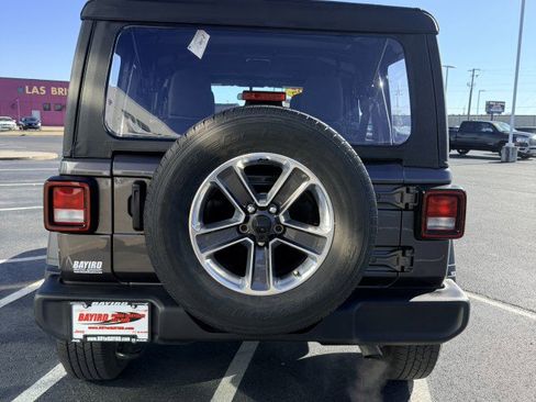 Used 2025 Jeep Wrangler Sport image 5