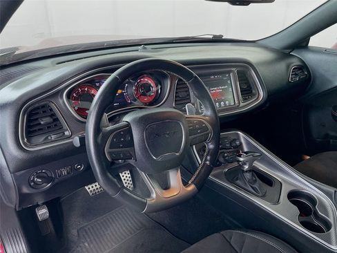 Used 2015 Dodge Challenger SRT Hellcat RWD image 12