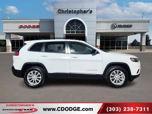 Used 2022 Jeep Cherokee Latitude Lux w/ Sun & Sound Group image 2