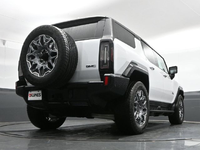 Used 2025 GMC Hummer EV 3X w/ LPO, Cargo Utility Package AWD/4WD image 36