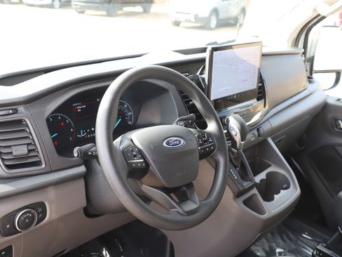 Used 2025 Ford Transit 350 XLT image 22