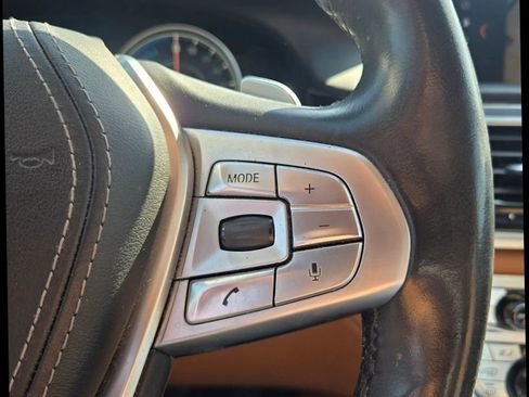 Used 2018 BMW 740e xDrive w/ Executive Package image 22