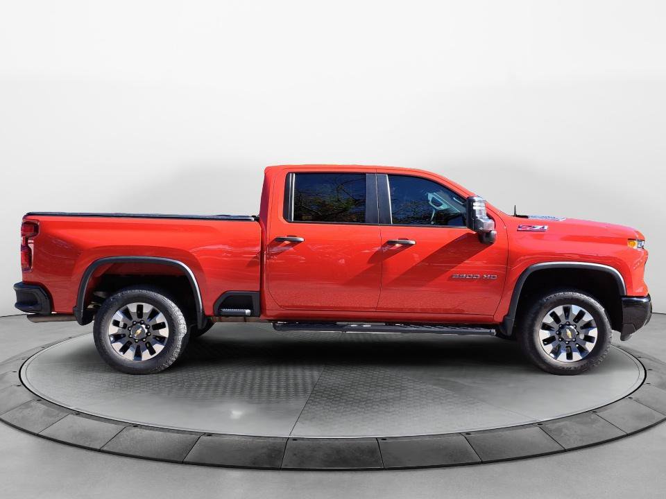 Used 2024 Chevrolet Silverado 2500 Custom w/ Custom Value Package AWD/4WD image 8