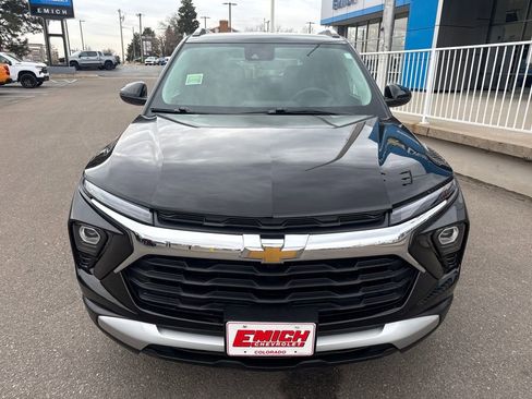 Used 2025 Chevrolet TrailBlazer LT w/ Driver Confidence Package image 8