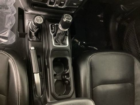 Used 2020 Jeep Wrangler Unlimited Sahara AWD/4WD image 16