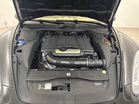 Used 2014 Porsche Cayenne AWD/4WD image 16