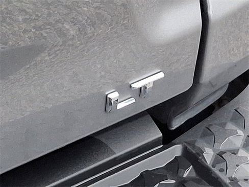 Used 2023 Chevrolet Colorado LT w/ LT Convenience Package II image 32