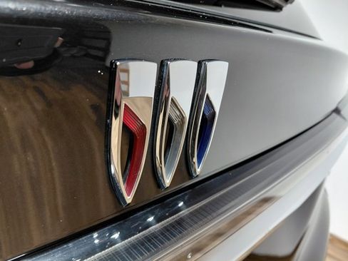 Used 2025 Buick Enclave Avenir w/ Super Cruise Package image 19