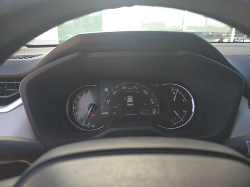 Used 2025 Toyota RAV4 XLE w/ Convenience Package FWD image 15