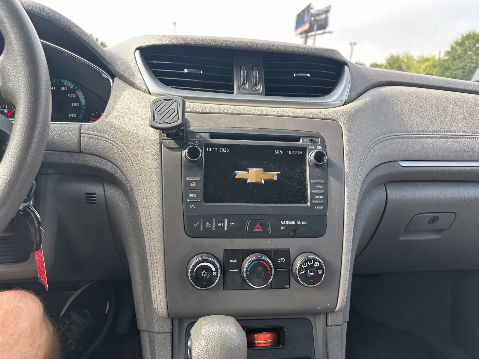 Used 2017 Chevrolet Traverse LS FWD image 9