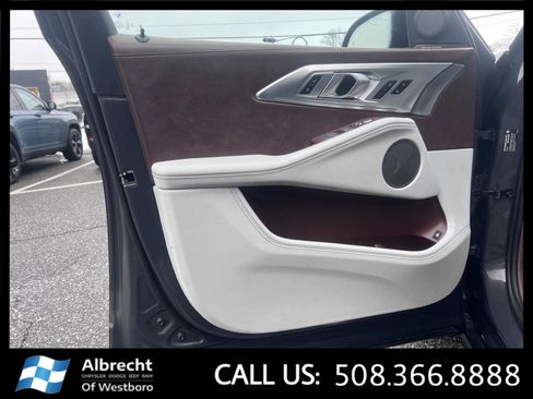 Used 2023 BMW XM image 12