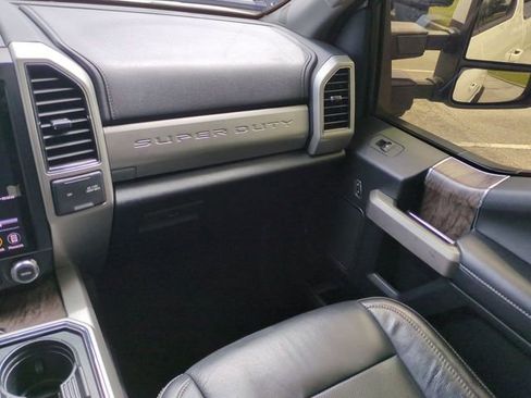 Used 2019 Ford F250 Lariat w/ Lariat Ultimate Package image 17