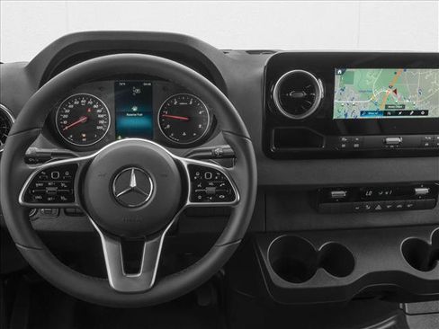 Used 2025 Mercedes-Benz Sprinter 2500 image 4