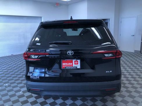 Used 2025 Toyota Grand Highlander XLE image 16