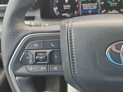 Used 2025 Toyota 4Runner Limited image 17