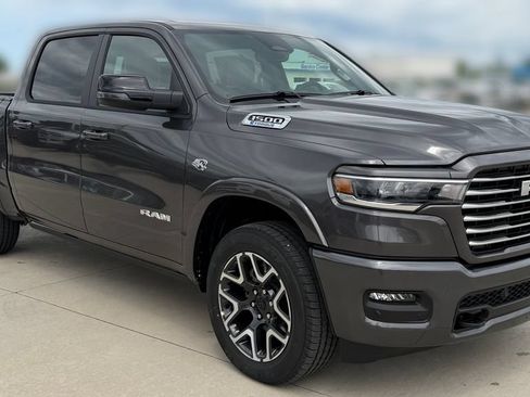 New 2026 RAM 1500 Laramie w/ Laramie Southwest Edition AWD/4WD image 8