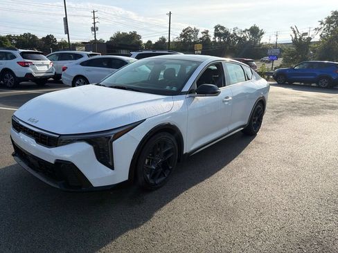 Certified 2025 Kia K4 GT-Line Turbo FWD image 3