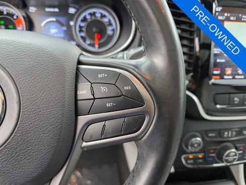 Used 2020 Jeep Cherokee Limited FWD image 19