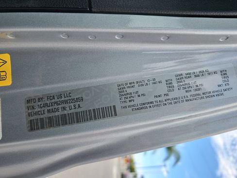 Used 2024 Jeep Wrangler Unlimited Sahara AWD/4WD image 9