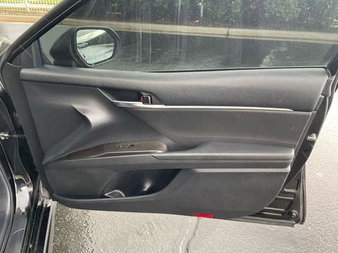 Used 2023 Toyota Camry SE image 17