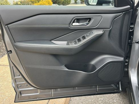 Certified 2024 Nissan Rogue SV w/ SV Premium Package image 13