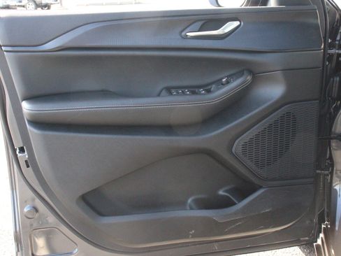 New 2026 Jeep Grand Cherokee L Laredo image 6