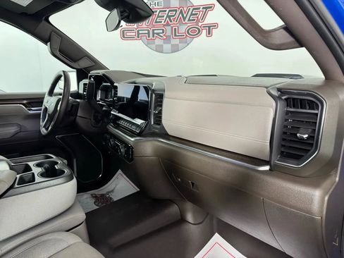 Used 2024 Chevrolet Silverado 1500 LT Trail Boss w/ Protection Package AWD/4WD image 12