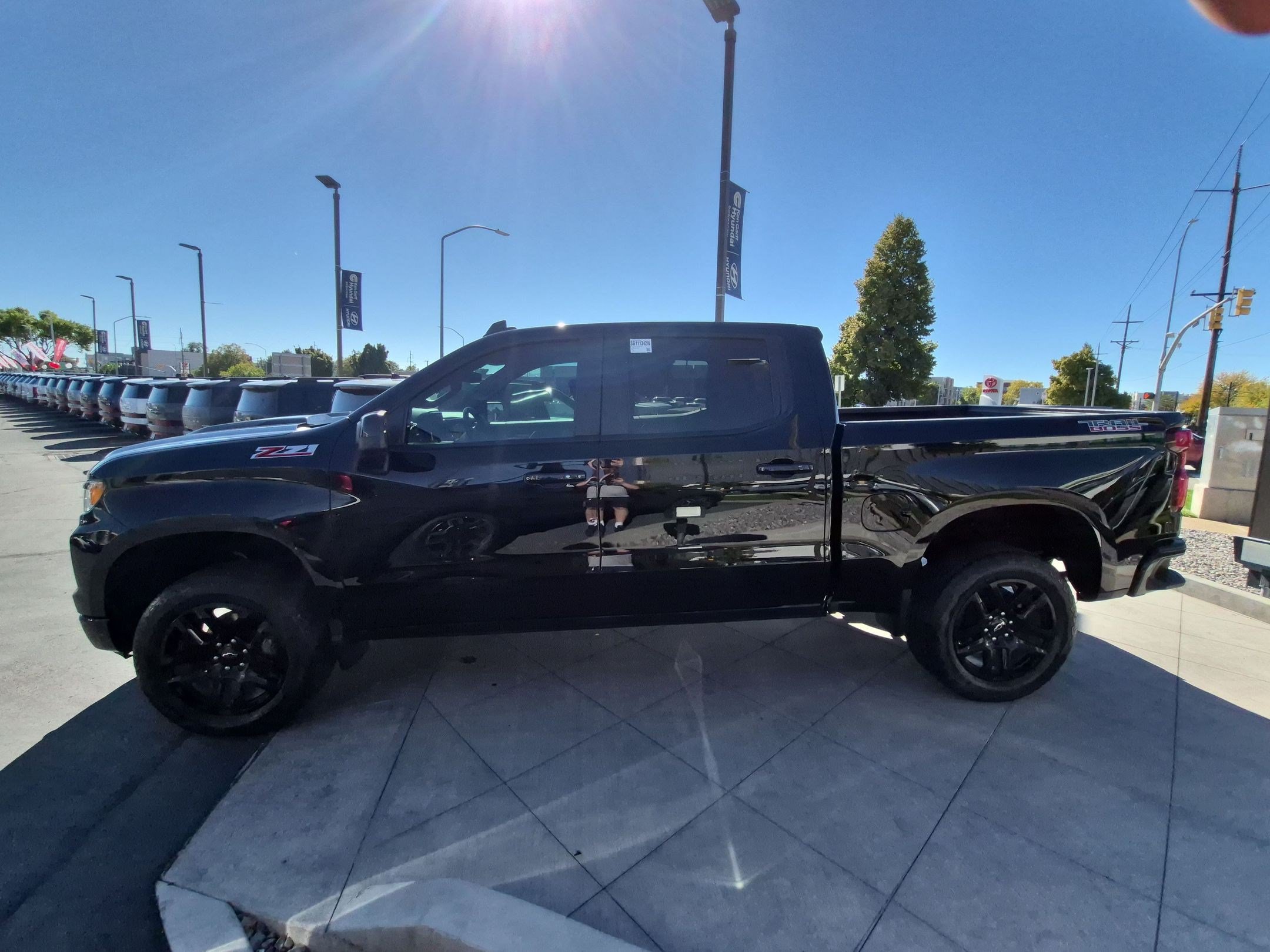 Used 2025 Chevrolet Silverado 1500 LT Trail Boss w/ Protection Package AWD/4WD image 9