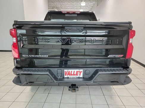 Used 2024 Chevrolet Silverado 1500 ZR2 w/ Technology Package image 6