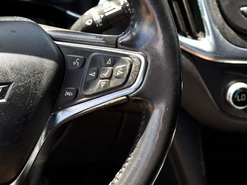 Used 2021 Chevrolet Equinox LT w/ Driver Convenience Package image 22