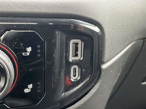 Used 2025 Chevrolet Silverado 1500 LT w/ Leather Package image 27