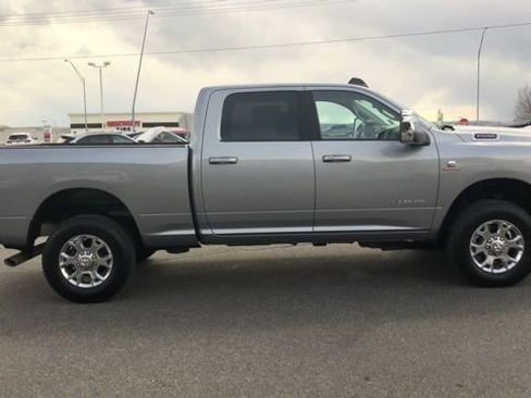 Used 2024 RAM 2500 Laramie AWD/4WD image 9