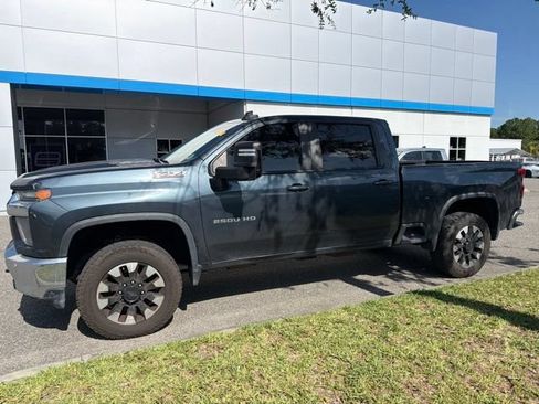 Used 2020 Chevrolet Silverado 2500 LT w/ All Star Edition AWD/4WD image 4