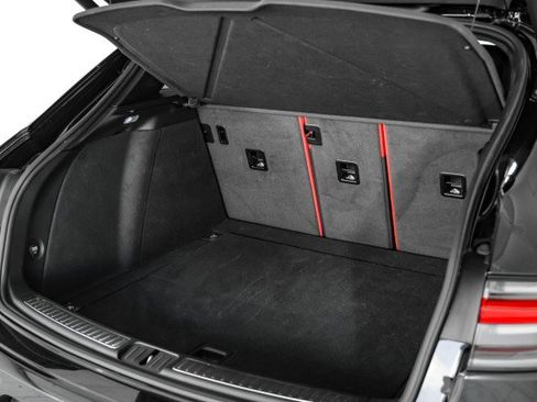 Used 2021 Porsche Macan image 39