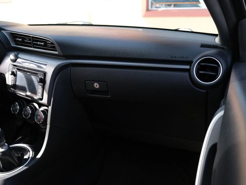 Used 2015 Scion tC image 21