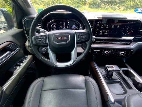 Used 2022 GMC Sierra 1500 SLT w/ SLT Premium Package AWD/4WD image 5