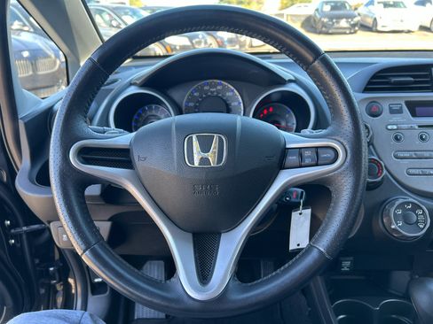 Used 2011 Honda Fit Sport image 21