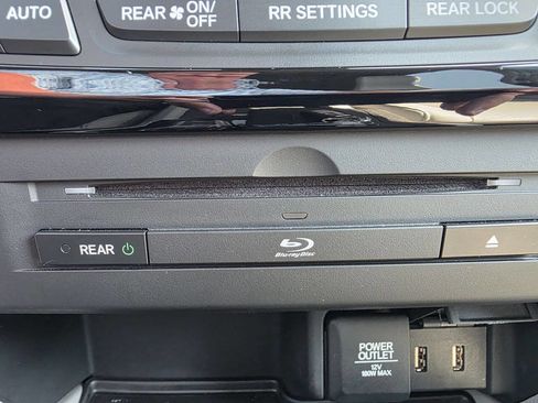 Used 2017 Honda Pilot Elite image 20