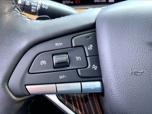 Used 2023 Cadillac Escalade Premium Luxury w/ LPO, Floor Liner Package AWD/4WD image 23
