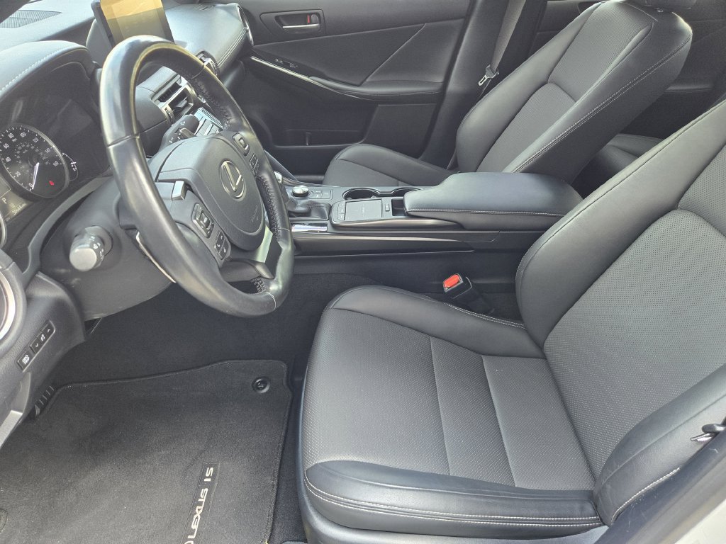 Used 2021 Lexus IS 300 w/ Accessory Package RWD image 9