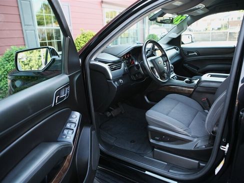 Used 2020 Chevrolet Suburban LS RWD image 8