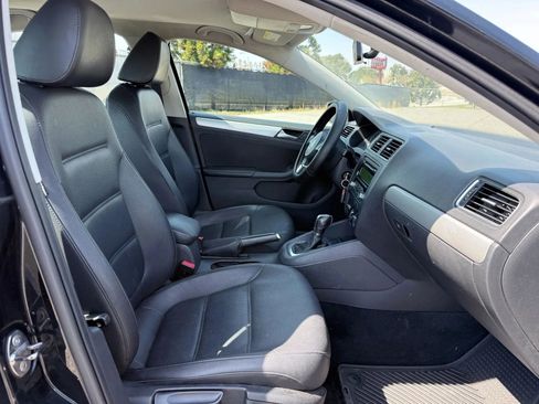 Used 2013 Volkswagen Jetta SE image 18