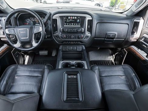 Used 2019 GMC Sierra 2500 Denali w/ Duramax Plus Package AWD/4WD image 20