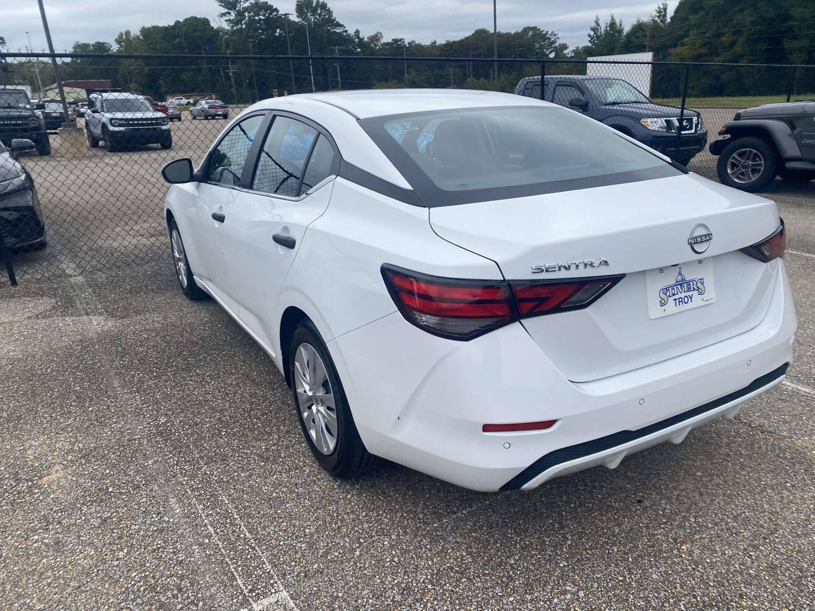 Used 2025 Nissan Sentra S FWD image 5
