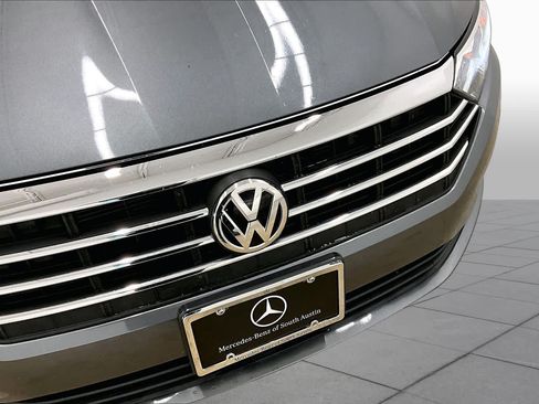 Used 2021 Volkswagen Jetta SE FWD image 29