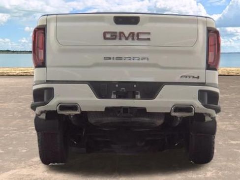 Used 2024 GMC Sierra 1500 AT4 w/ Technology Package image 4