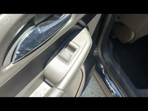 Used 2021 Chevrolet TrailBlazer LT w/ Convenience Package FWD image 22