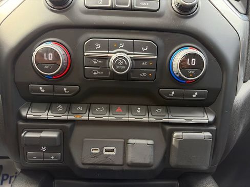 Used 2020 Chevrolet Silverado 1500 RST AWD/4WD image 9